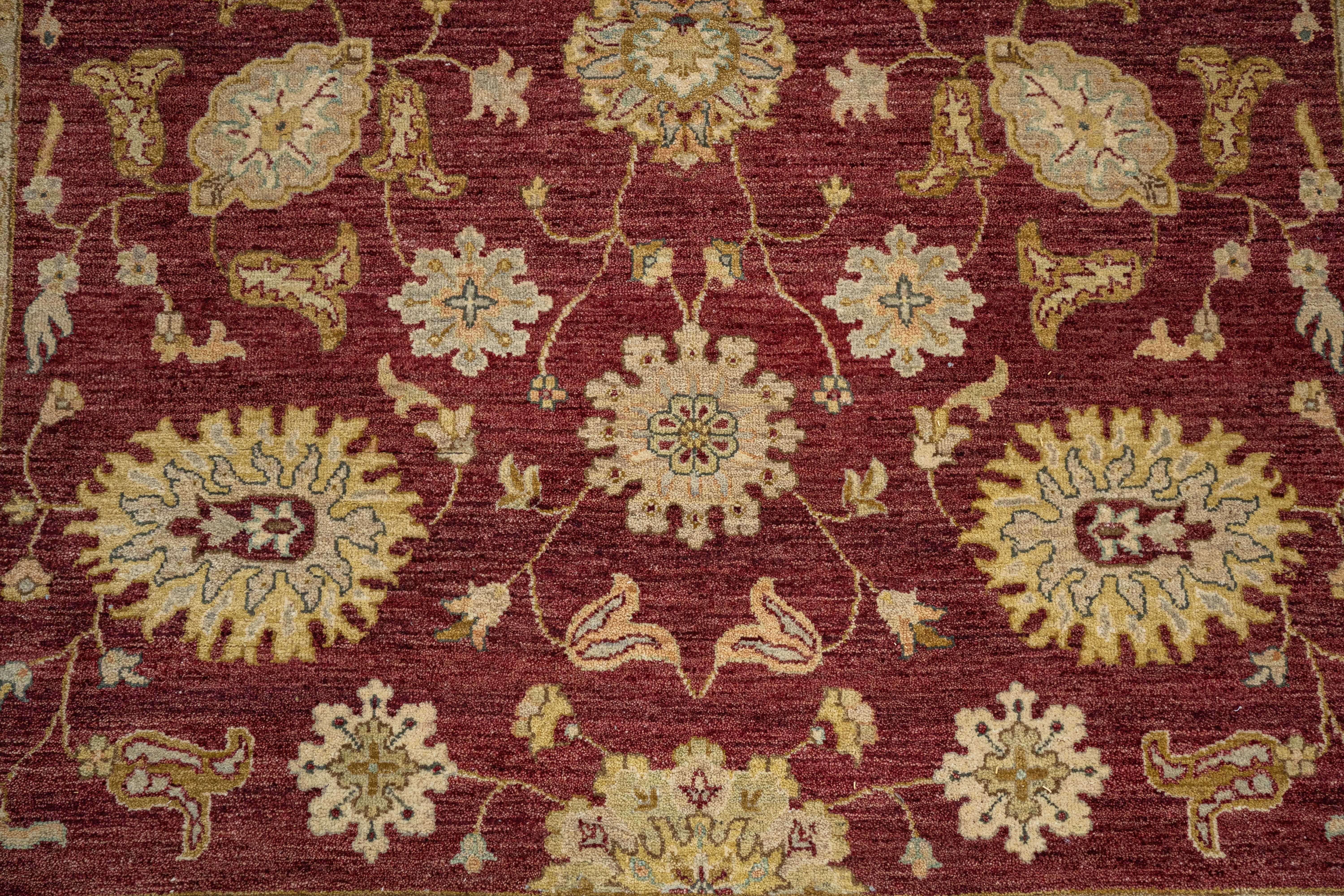 Handknotted Modern Carpet DIA: 0000 Zigler, Red & Ivory